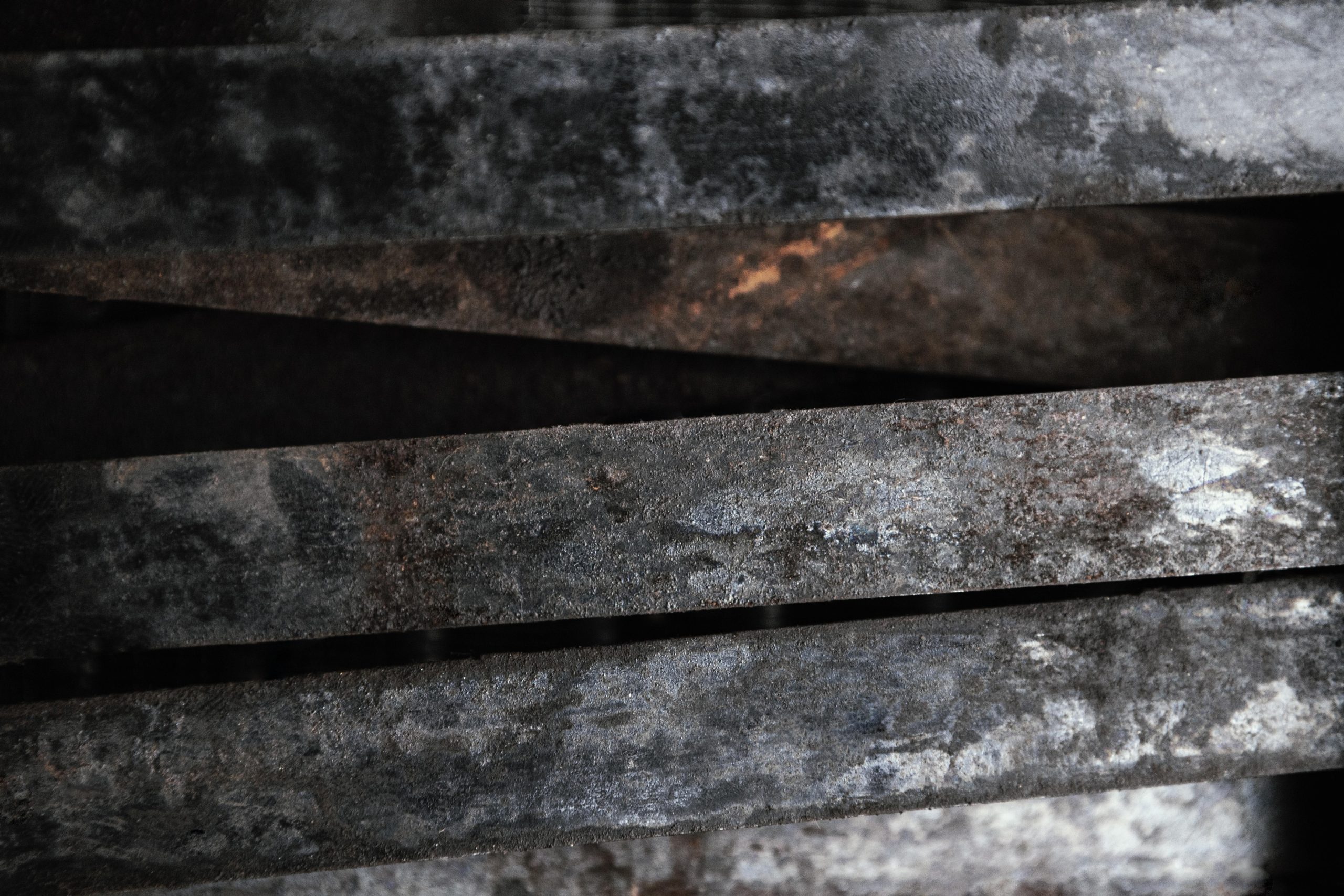 pulido y acabado de piezas metálicas